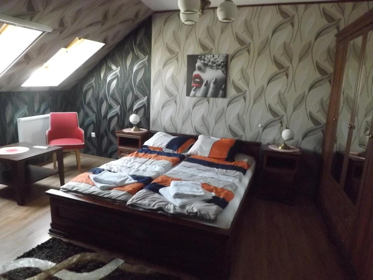 Pan Tadeusz Apartman Újszandec Kültér fotó